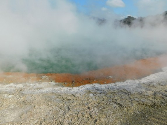 Parc géothermal Wai-O-Tapu - Boucle rouge