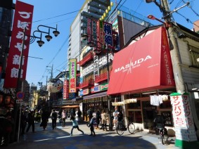 Osaka - Rue commerçante du quarter de Shinsekai