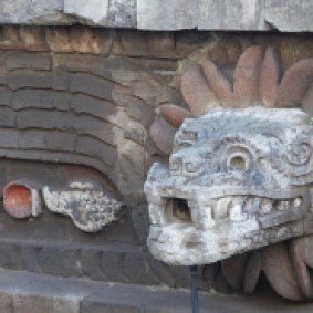 Site archéologique de Teotihuacan - Temple du Serpent à Plumes - Tête de serpent